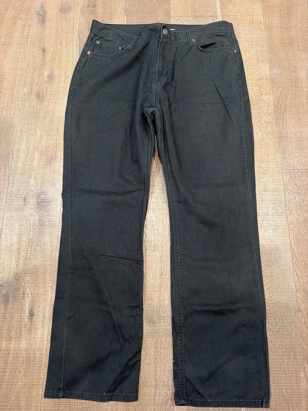 Old Navy straight-leg black jeans